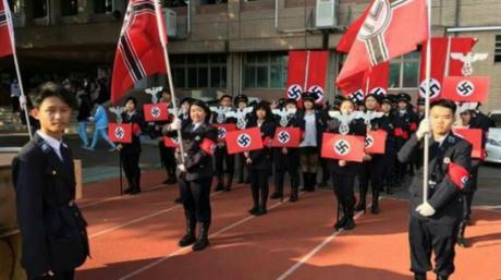 Antisemitismo: escuela secundaria taiwanesa celebra desfile con temáticas nazis Antisemitismo: escuela secundaria taiwanesa celebra desfile con temáticas nazis