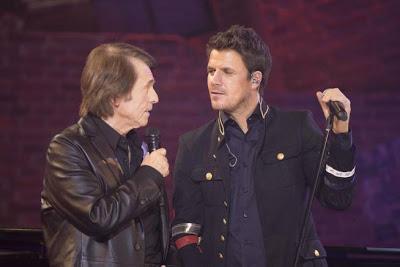 DANI MARTÍN Y RAPHAEL - Que bonita la vida (Especial Navidad Dani Martín) 2016 DANI MARTÍN Y RAPHAEL - Que bonita la vida (Especial Navidad Dani Martín) 2016