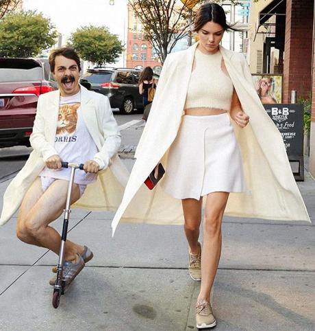 Se photoshopea junto a Kendall Jenner en todas sus fotos y el resultado es muy divertido Se photoshopea junto a Kendall Jenner en todas sus fotos y el resultado es muy divertido