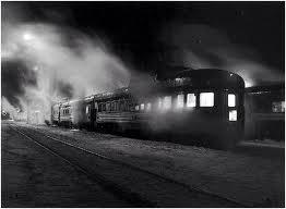 EXTRAÑOS EN EL TREN NOCTURNO