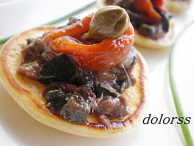 BLINIS SALADOS CON BUFANDA DE PIMIENTO BLINIS SALADOS CON BUFANDA DE PIMIENTO
