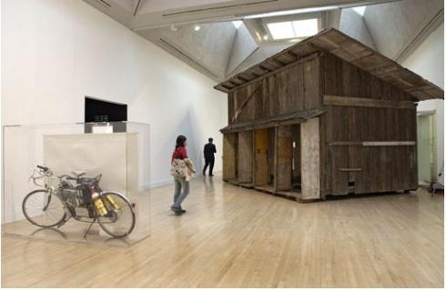 Installation view, Turner Prize 2005 exhibition © Tate 2005Installation view, Turner Prize 2005 exhibition © Tate 2005 Volver… con Diango Hernández y Simon Starling.