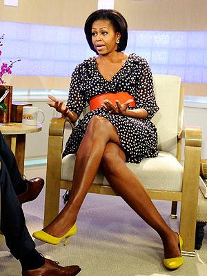 Michelle Obama se apunta a la moda low-cost y luce un vestido de H&M; de 26 euros Michelle Obama se apunta a la moda low-cost y luce un vestido de H&M; de 26 euros