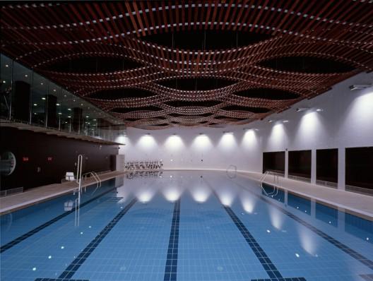 Polideportivo Atxuri / Ruiz – Cuevas Arquitectos