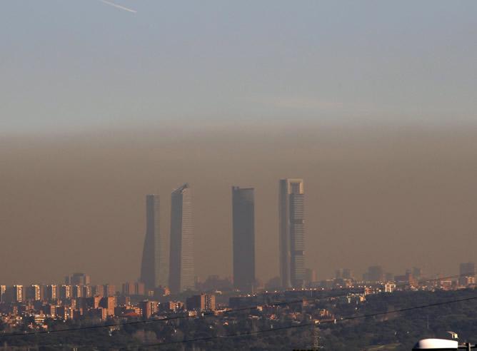 A VUELTAS CON LA BOINA DE CONTAMINACIÓN A VUELTAS CON LA BOINA DE CONTAMINACIÓN