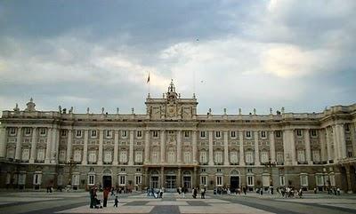 Leyenda Urbana - ¿Los poseedores de títulos nobiliarios cobran un sueldo? Leyenda Urbana - ¿Los poseedores de títulos nobiliarios cobran un sueldo?