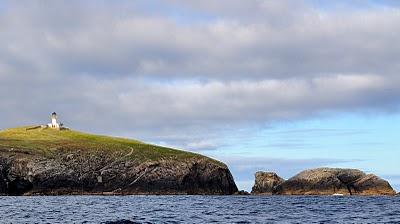 La luz que salva en las tormentas, sus misterios y los lugares más aislados del mundo. La luz que salva en las tormentas, sus misterios y los lugares más aislados del mundo.