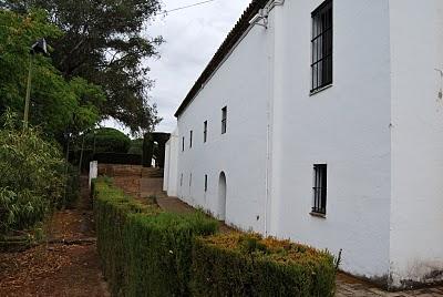 Un monasterio, un sueño, un terremoto y una Historia. Un monasterio, un sueño, un terremoto y una Historia.