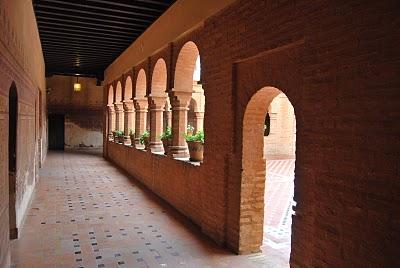 Un monasterio, un sueño, un terremoto y una Historia. Un monasterio, un sueño, un terremoto y una Historia.