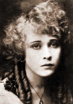 Un séptimo arte, un crimen y un misterioso final. Un séptimo arte, un crimen y un misterioso final.