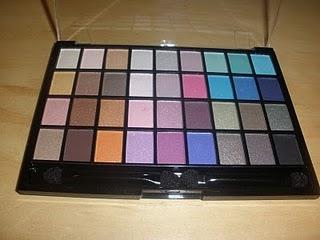 PALETA DE SOMBRAS H&M; Y NUEVO PREMIO!