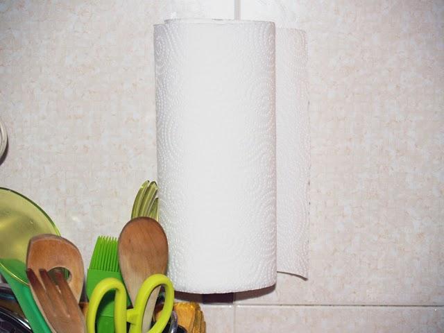 Nuevos usos: soporte de papel higiénico como soporte para papel de cocina