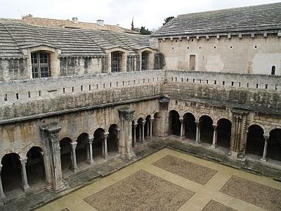 Patrimonio de la Humanidad: De la Galia romana a la ciudad de los Papas.