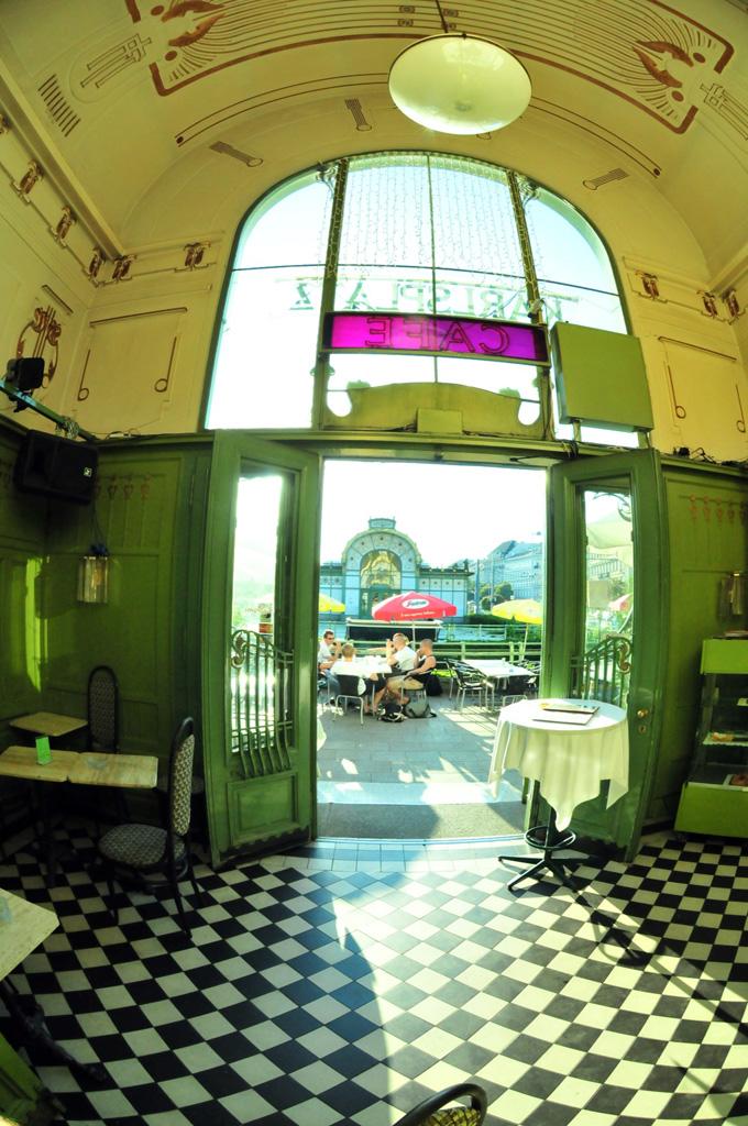 Un Domingo con Amigos: Instantáneas de Berlín, Praga y Viena Un Domingo con Amigos: Instantáneas de Berlín, Praga y Viena