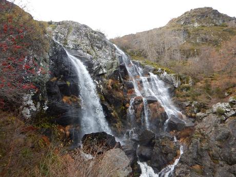 Parque Natural de Sanabria y alrededores: cascada y laguna de Sotillo