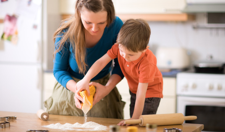 Cocinar con niños: divertido y beneficioso