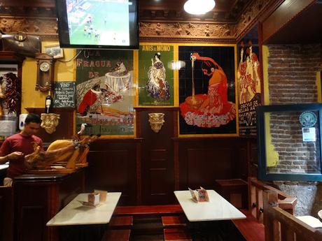 DEGUSTANDO EL CALLEJÓN DEL GATO. Paso 5: La Fragua de Vulcano DEGUSTANDO EL CALLEJÓN DEL GATO. Paso 5: La Fragua de Vulcano