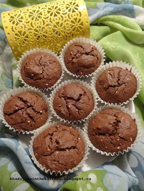 PETITS GÂTEAUX AU CHOCOLAT ET AUX GRAINES DE SÉSAME / CHOCOLATE SESAME SEEDS CUPCAKES / CUPCAKES CON CHOCOLATE Y SEMILLAS DE SESAMO /كاب كيك الشكولاته و بذور السمسم / PETITS GÂTEAUX AU CHOCOLAT ET AUX GRAINES DE SÉSAME / CHOCOLATE SESAME SEEDS CUPCAKES / CUPCAKES CON CHOCOLATE Y SEMILLAS DE SESAMO /كاب كيك الشكولاته و بذور السمسم /