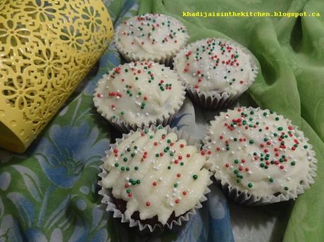 PETITS GÂTEAUX AU CHOCOLAT ET AUX GRAINES DE SÉSAME / CHOCOLATE SESAME SEEDS CUPCAKES / CUPCAKES CON CHOCOLATE Y SEMILLAS DE SESAMO /كاب كيك الشكولاته و بذور السمسم / PETITS GÂTEAUX AU CHOCOLAT ET AUX GRAINES DE SÉSAME / CHOCOLATE SESAME SEEDS CUPCAKES / CUPCAKES CON CHOCOLATE Y SEMILLAS DE SESAMO /كاب كيك الشكولاته و بذور السمسم /