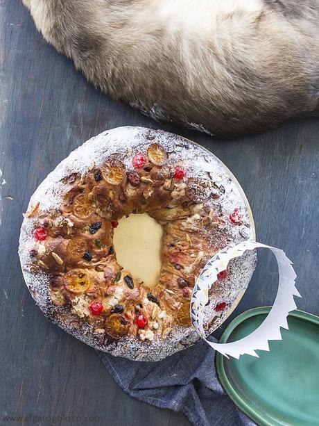 El gato goloso: Bolo Rei, la rosca de reyes que se consume en Portugal, cargada de frutos secos, pasas y aromatizada con naranjas y oporto. Exquisita!