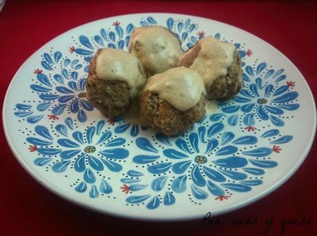 Albóndigas estilo kebab (tradicional o Crock-Pot) Albóndigas estilo kebab (tradicional o Crock-Pot)