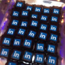 Cómo Dar tus Primeros Pasos en Linked In Cómo Dar tus Primeros Pasos en Linked In
