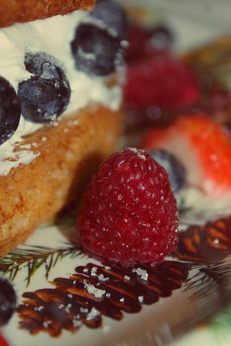 LAYER CAKE DE FRUTOS ROJOS