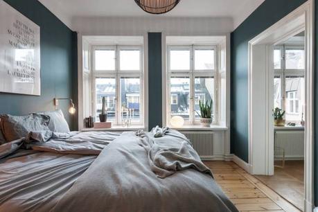 sofá azul pared azul muebles de colores muebles azules estilo escandinavo decoración interiores cocina azul blog decoración nórdica 