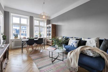 sofá azul pared azul muebles de colores muebles azules estilo escandinavo decoración interiores cocina azul blog decoración nórdica sofá azul pared azul muebles de colores muebles azules estilo escandinavo decoración interiores cocina azul blog decoración nórdica