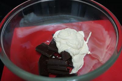 Tarta de turrón de chocolate con arroz inflado