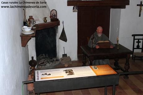 Soria y Tierras Altas: San Pedro Manrique, Ruta de las Icnitas, Acebal de la Garagüeta soria ermita san saturio sala santero