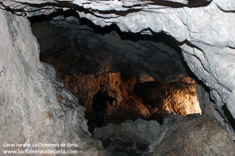 Soria y Tierras Altas: San Pedro Manrique, Ruta de las Icnitas, Acebal de la Garagüeta soria ermita san saturio cueva visigoda