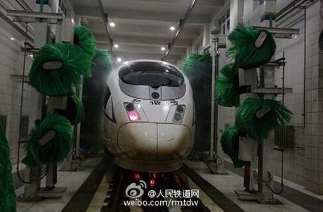 ¡Qué asco! Así queda un tren luego de atravesar el aire contaminado de Pekín aspecto-de-tren-despues-de-atravesar-la-contaminacion-de-pekin-7