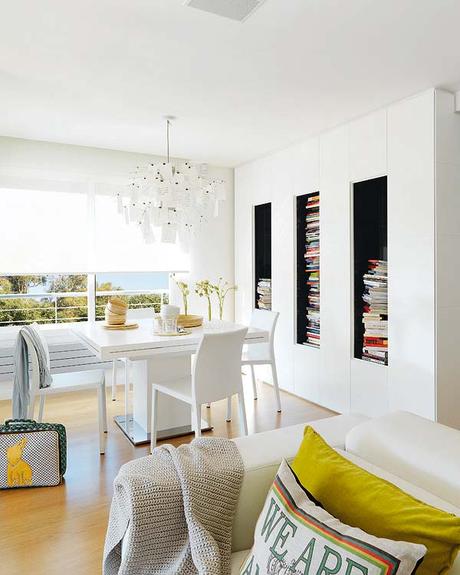 DECO | Blanco con toques de color en un piso español DECO | Blanco con toques de color en un piso español