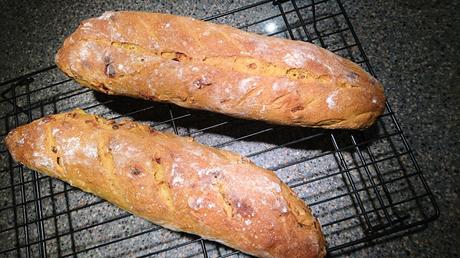 PAN CASERO DE TOMATES SECOS Y ORÉGANO