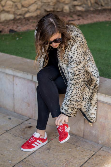 Look of the day: Adidas red gazelle photo DSC01985_zpskjvfewkb.jpg