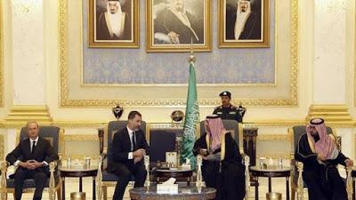 Felipe VI visita Arabia Saudí , el escándalo de la Sexta y los actores americanos que plantan a Trump.