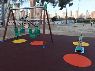 Benidorm con niños. Parques con zonas de juegos accesibles e inclusivas.