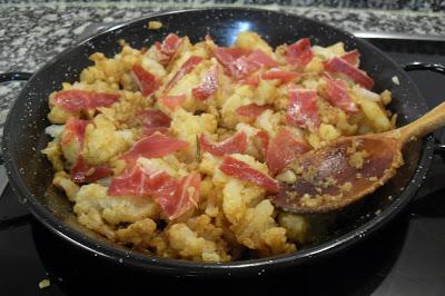 Coliflor con jamón al pimentón