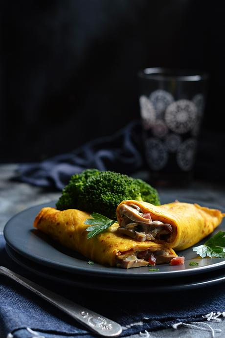 Crepes de zanahoria con champiñones y bechamel de cebolla caramelizada 