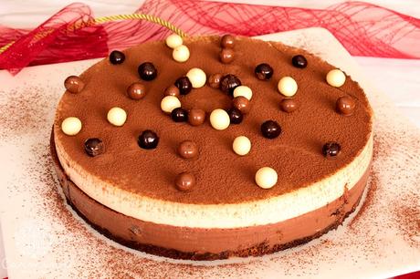 Tarta de chocolate y turrón para Navidad. Receta paso a paso Tarta de chocolate y turrón para Navidad. Receta paso a paso.