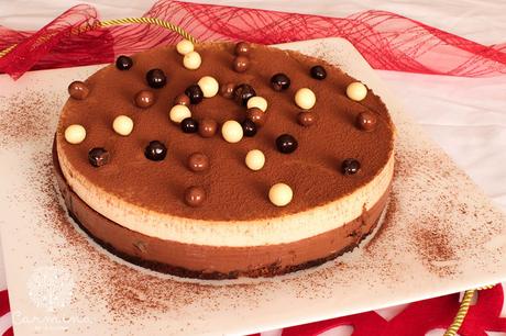 Tarta de chocolate y turrón para Navidad. Receta paso a paso. Tarta de chocolate y turrón para Navidad. Receta paso a paso.