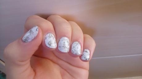 MARBLE NAILS