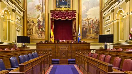 Un pleno superfluo Un pleno superfluo