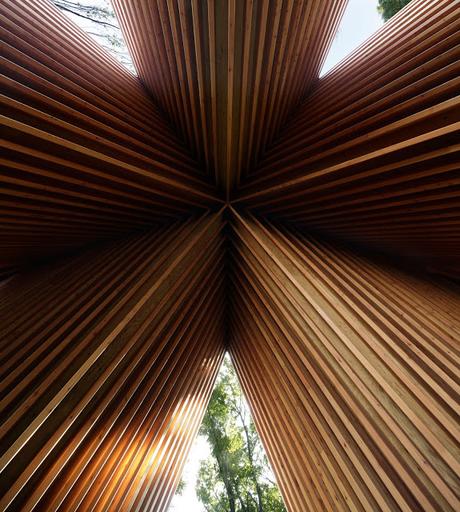 Jueves de Arquitectura: rezar en el bosque Jueves de Arquitectura: rezar en el bosque