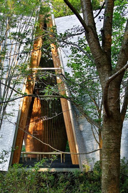 Jueves de Arquitectura: rezar en el bosque Jueves de Arquitectura: rezar en el bosque