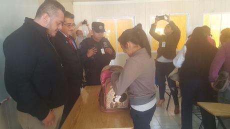 Realizan revisión de mochilas en escuelas de San Luis Potosí