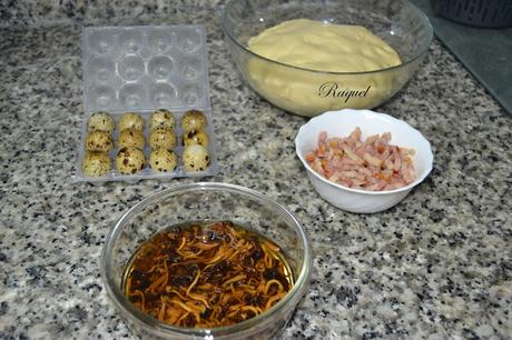 Pizza con camagrocs y huevos de codorniz