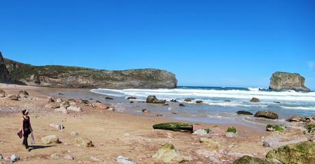 Playas de Cué, Portiello, Toro y la Ballota desde Cué.