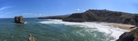 Playas de Cué, Portiello, Toro y la Ballota desde Cué.